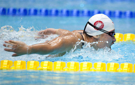 ���Ӹ���ƶ̳�Ů��200�׵�Ӿ�����¼